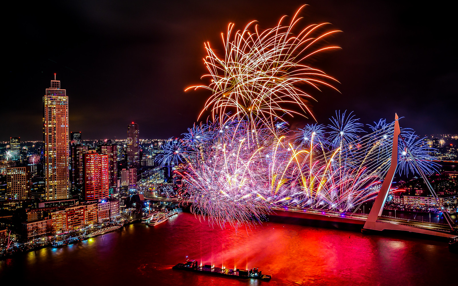 oud en nieuw in Rotterdam - het nationale vuurwerk