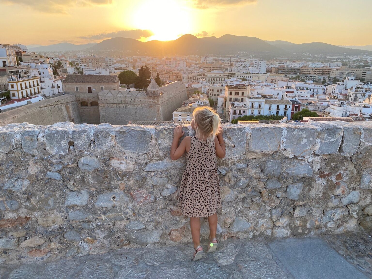 Zonsondergang Dalt Vila Oktober Ibiza
