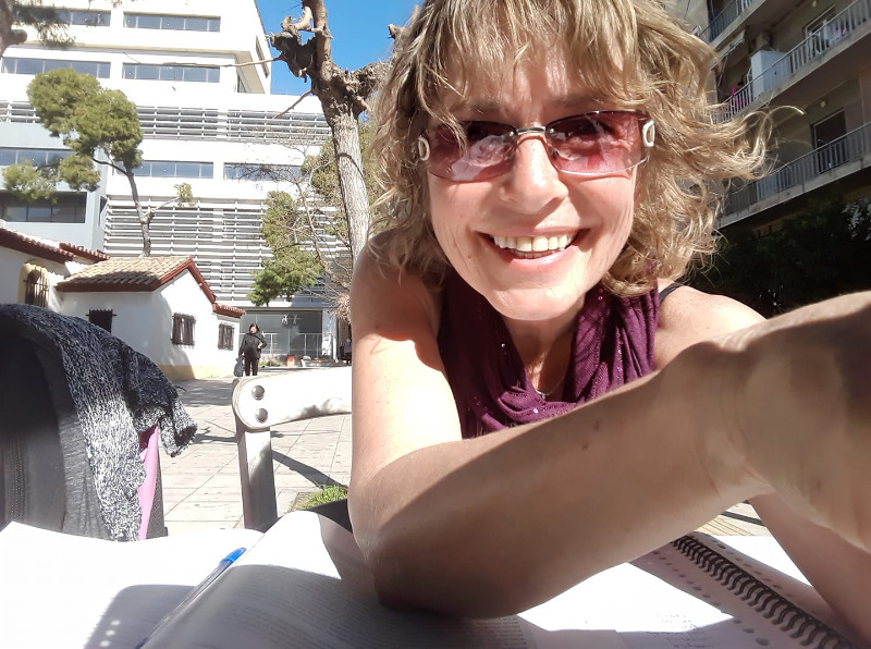 Time to momo local in Athene