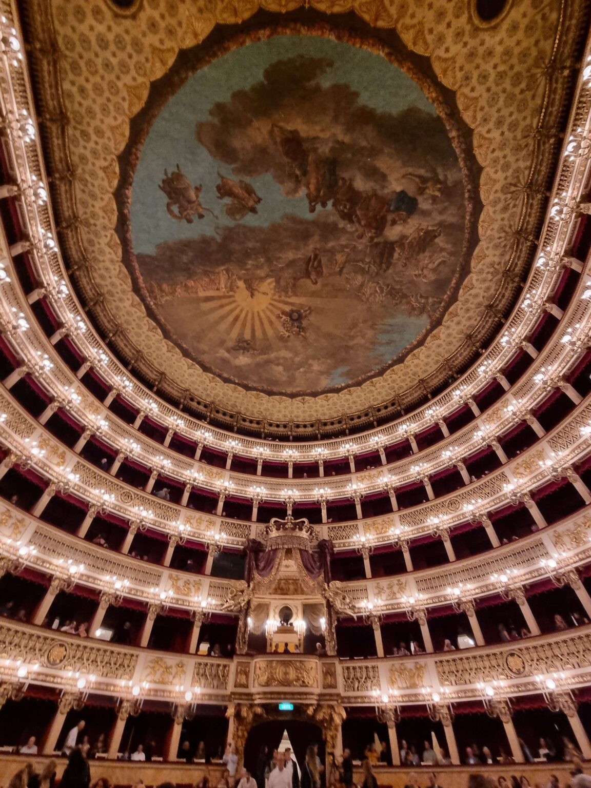 doen in Napels San Carlo Theater