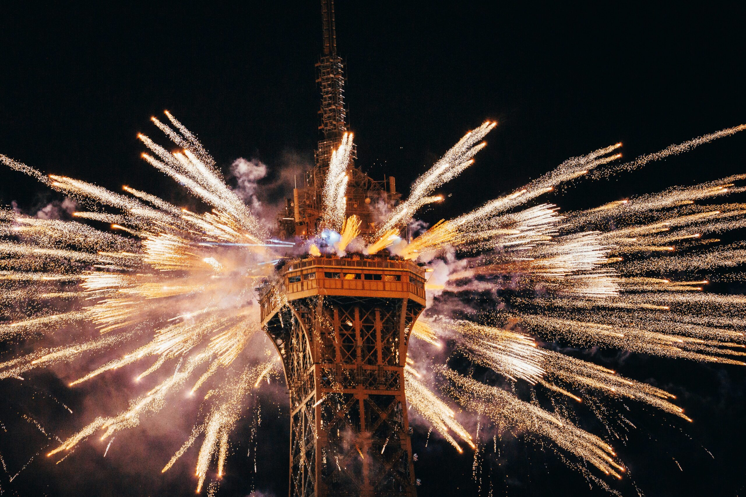 Oud en Nieuw Parijs: vuurwerk rondom de Eiffeltoren